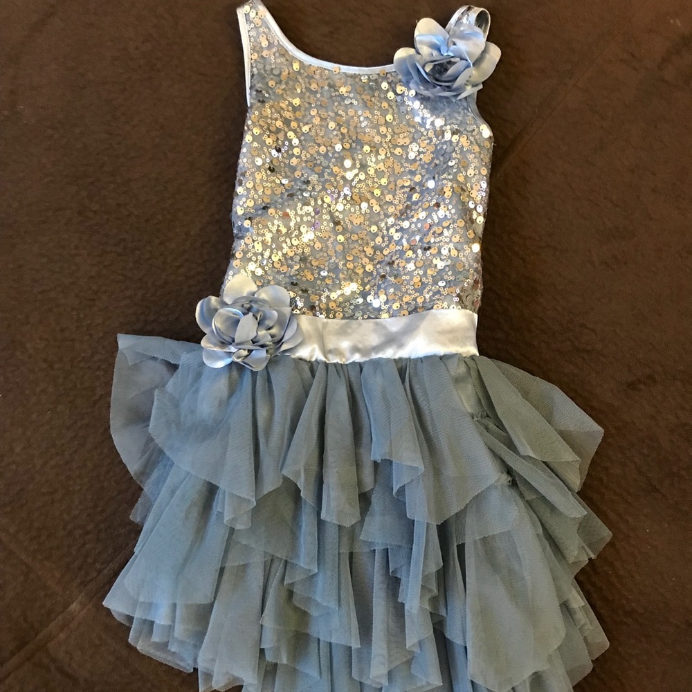 Adorable girls dress. Never worn!
